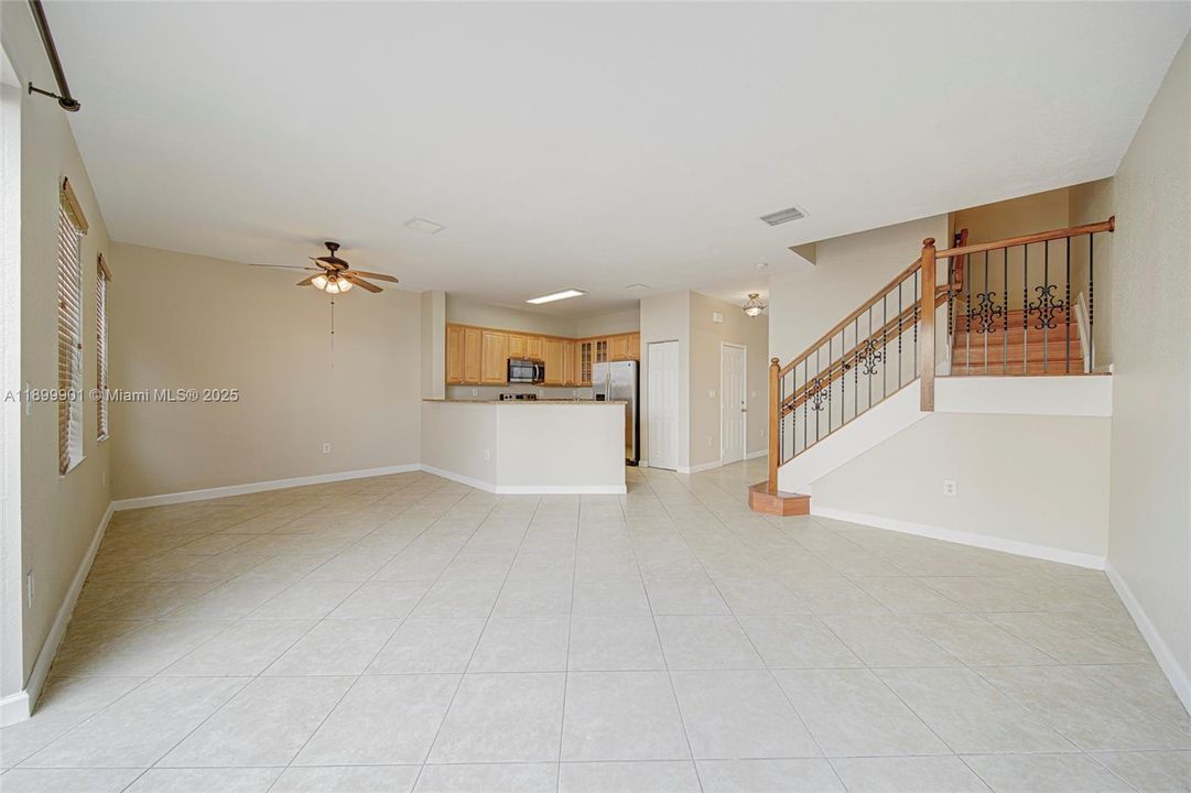 出租: $2,800 (3 贝兹, 2 浴室, 1656 平方英尺)