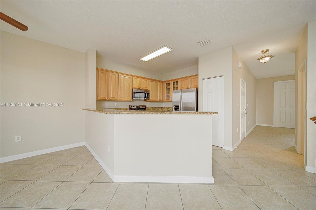 出租: $2,800 (3 贝兹, 2 浴室, 1656 平方英尺)