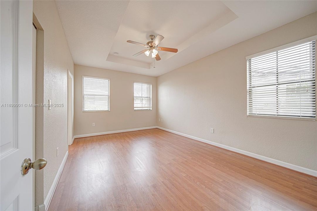 出租: $2,800 (3 贝兹, 2 浴室, 1656 平方英尺)