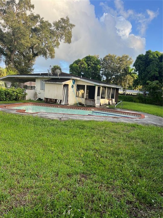 Recently Sold: $448,000 (2 beds, 2 baths, 1121 Square Feet)