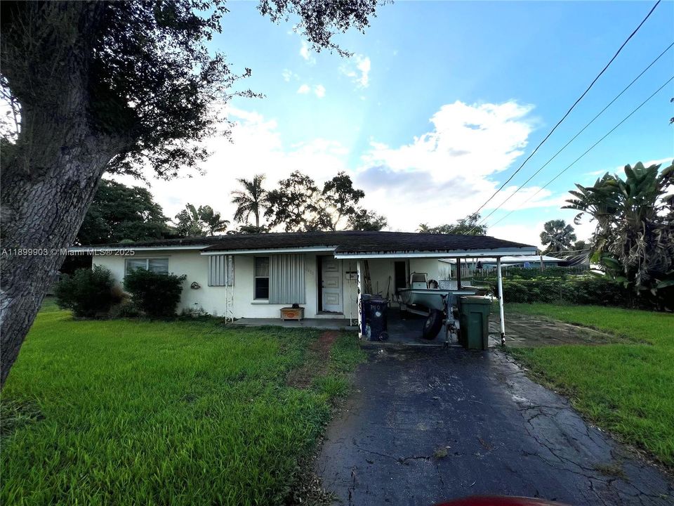 Recently Sold: $448,000 (2 beds, 2 baths, 1121 Square Feet)