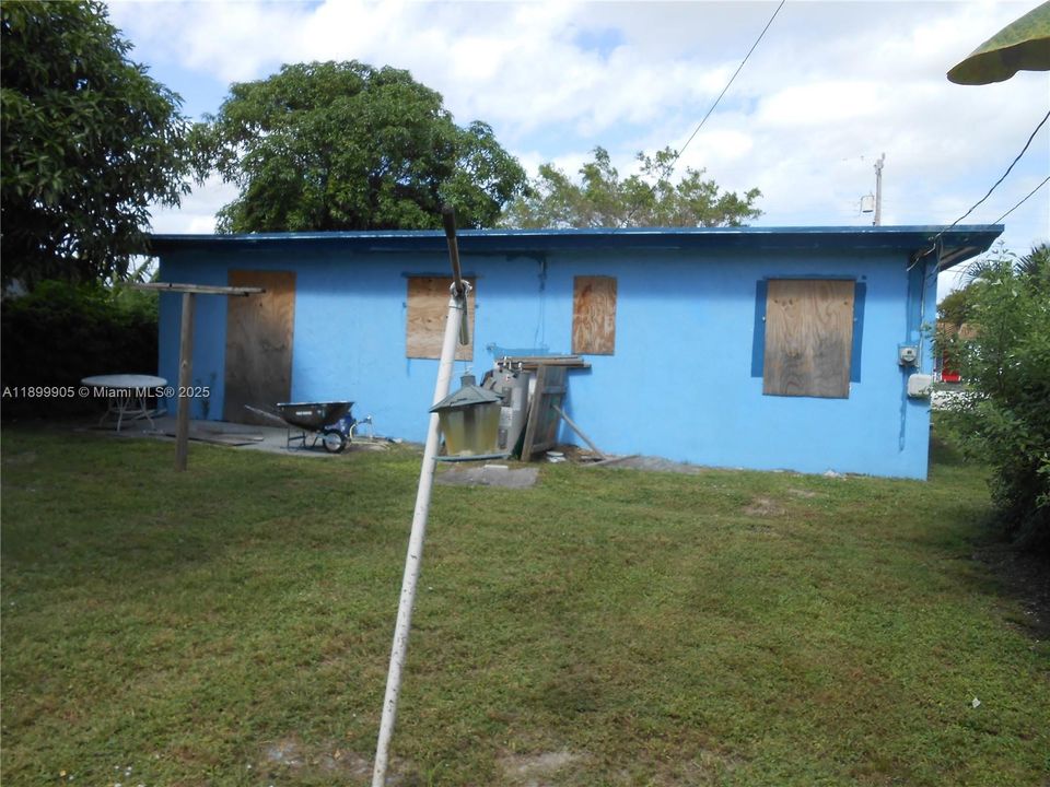 Active With Contract: $200,000 (3 beds, 1 baths, 0 Square Feet)