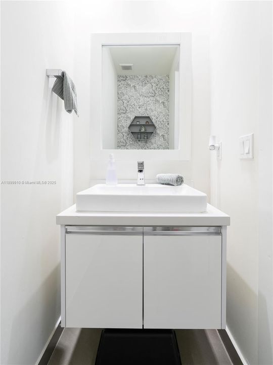 For Sale: $640,000 (3 beds, 2 baths, 1923 Square Feet)