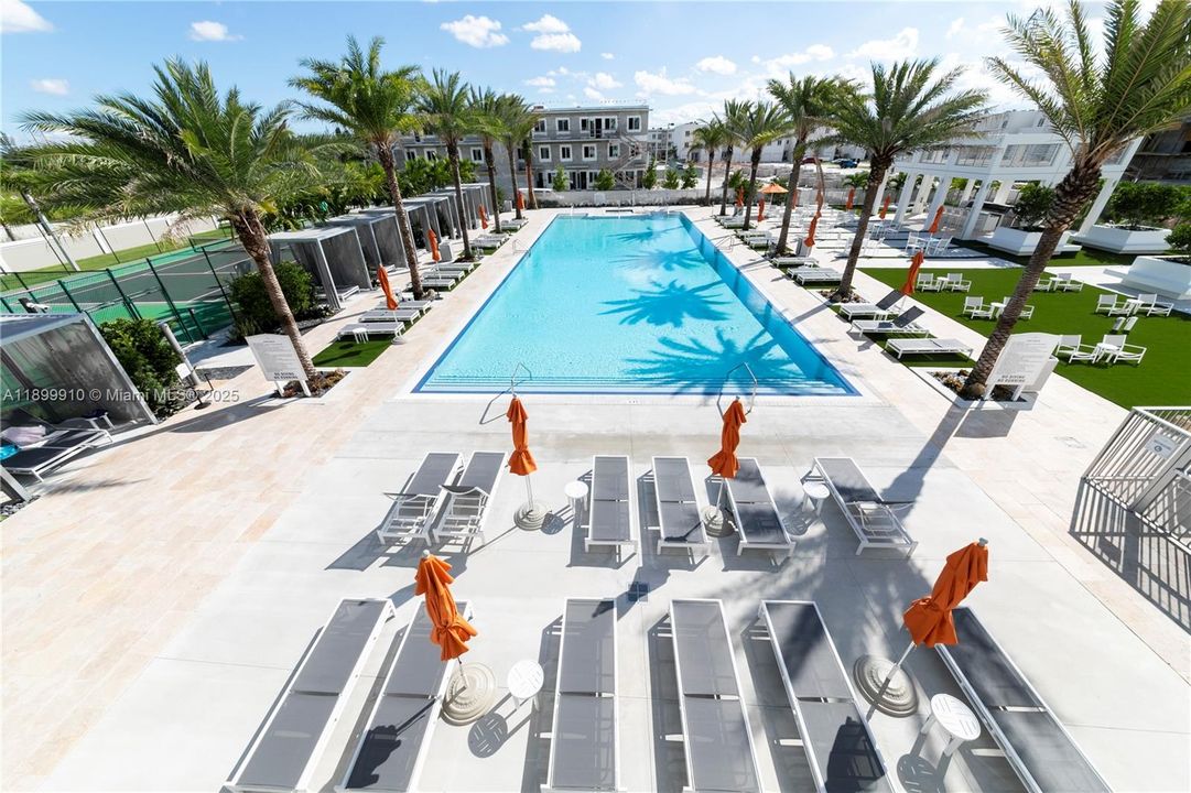 For Sale: $640,000 (3 beds, 2 baths, 1923 Square Feet)