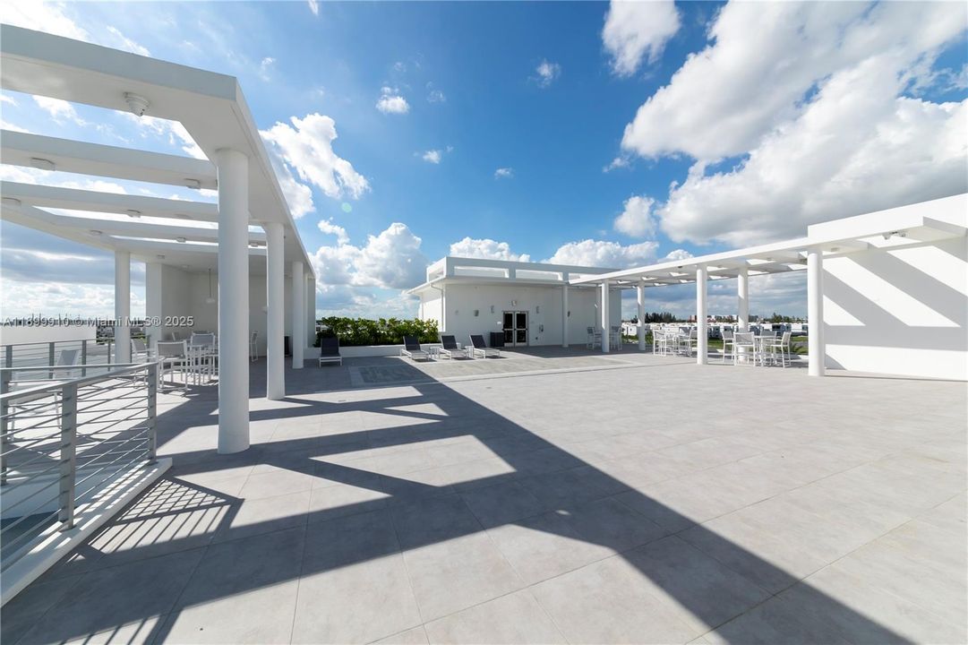 For Sale: $640,000 (3 beds, 2 baths, 1923 Square Feet)