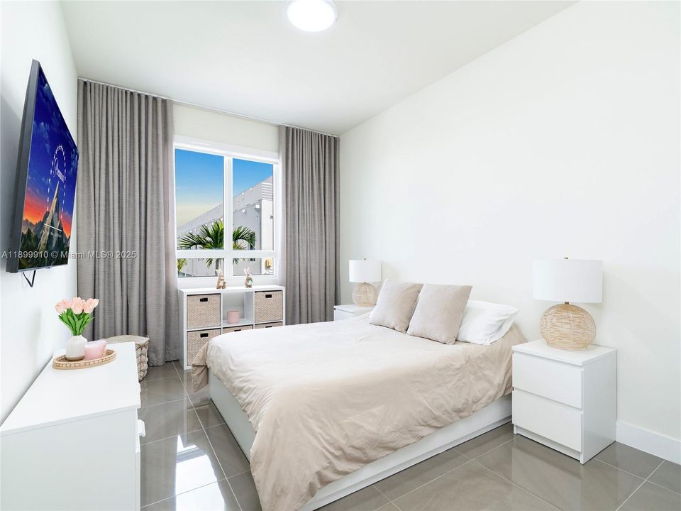 For Sale: $640,000 (3 beds, 2 baths, 1923 Square Feet)