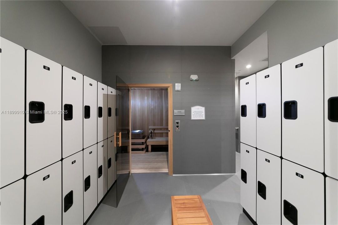 For Sale: $640,000 (3 beds, 2 baths, 1923 Square Feet)