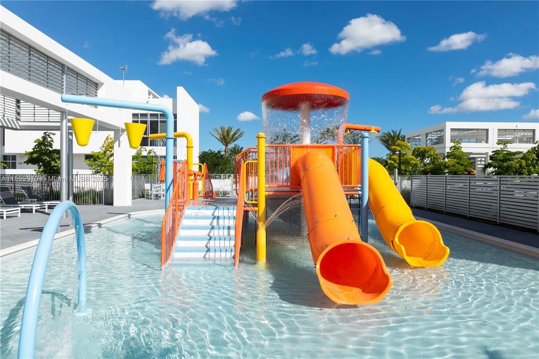 For Sale: $640,000 (3 beds, 2 baths, 1923 Square Feet)