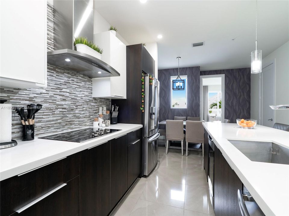 For Sale: $640,000 (3 beds, 2 baths, 1923 Square Feet)