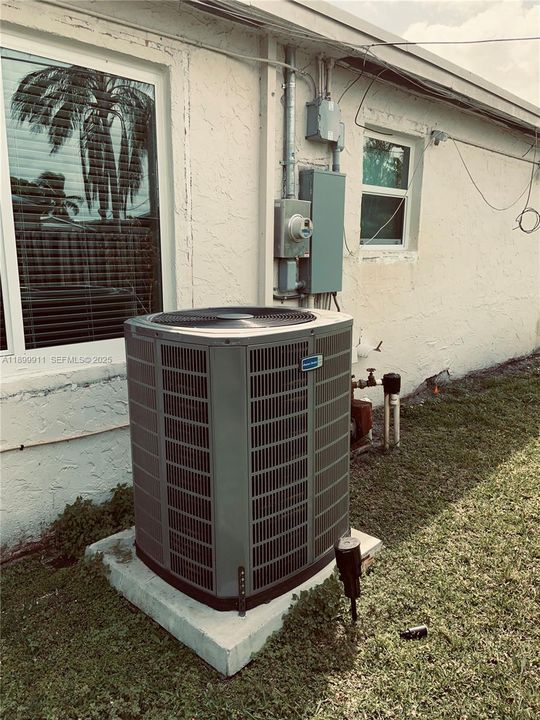 出租: $3,895 (4 贝兹, 2 浴室, 1976 平方英尺)