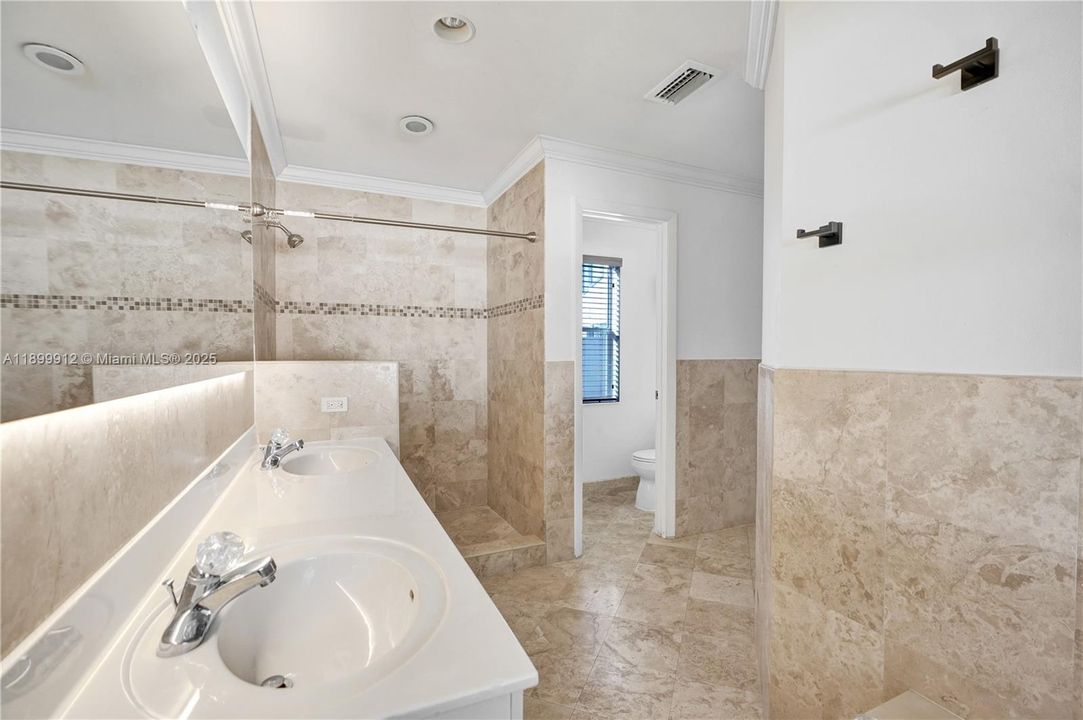 最近租的: $4,200 (3 贝兹, 2 浴室, 1505 平方英尺)