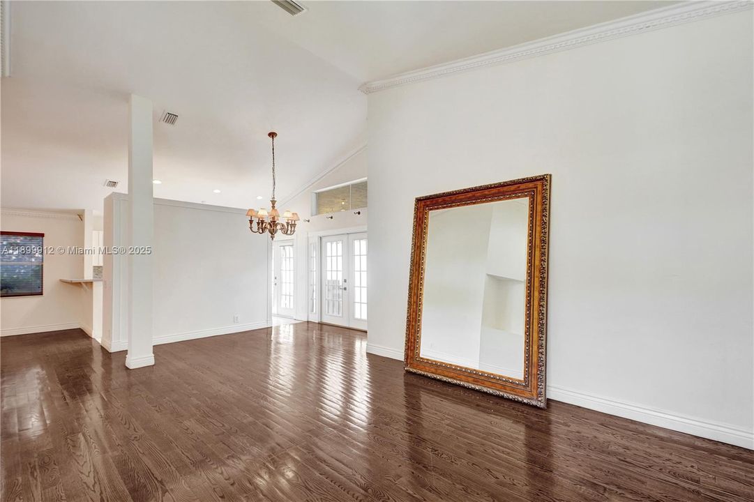 最近租的: $4,200 (3 贝兹, 2 浴室, 1505 平方英尺)