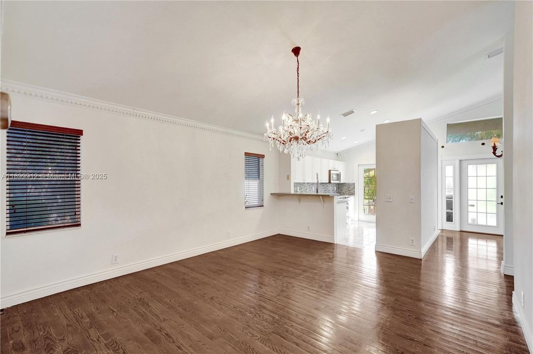 最近租的: $4,200 (3 贝兹, 2 浴室, 1505 平方英尺)