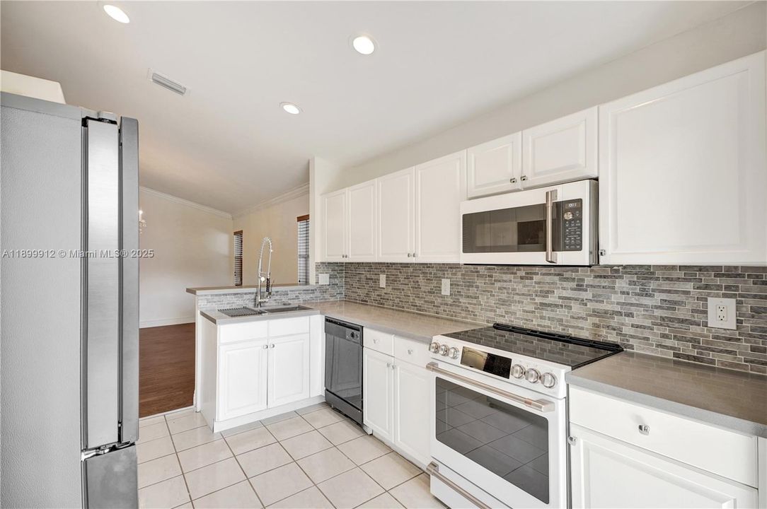 最近租的: $4,200 (3 贝兹, 2 浴室, 1505 平方英尺)