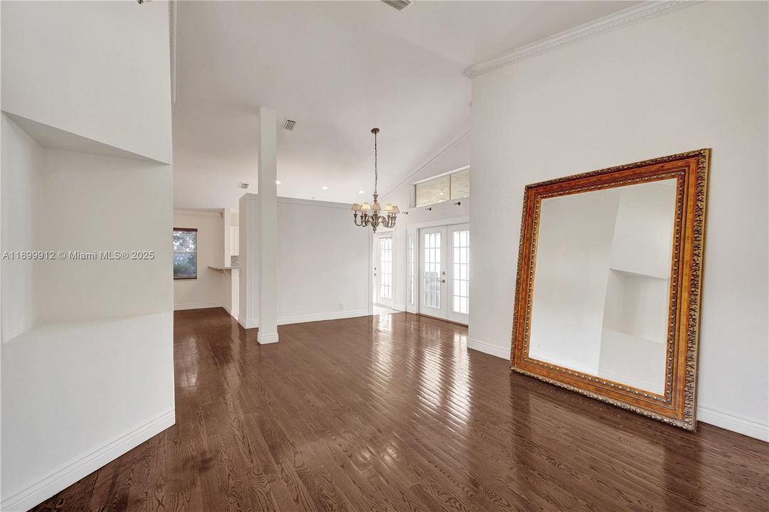 最近租的: $4,200 (3 贝兹, 2 浴室, 1505 平方英尺)