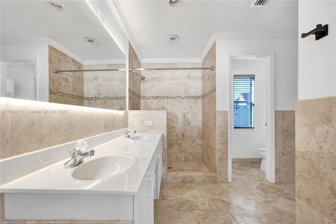 最近租的: $4,200 (3 贝兹, 2 浴室, 1505 平方英尺)