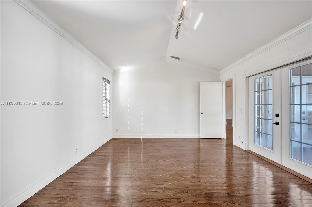 最近租的: $4,200 (3 贝兹, 2 浴室, 1505 平方英尺)