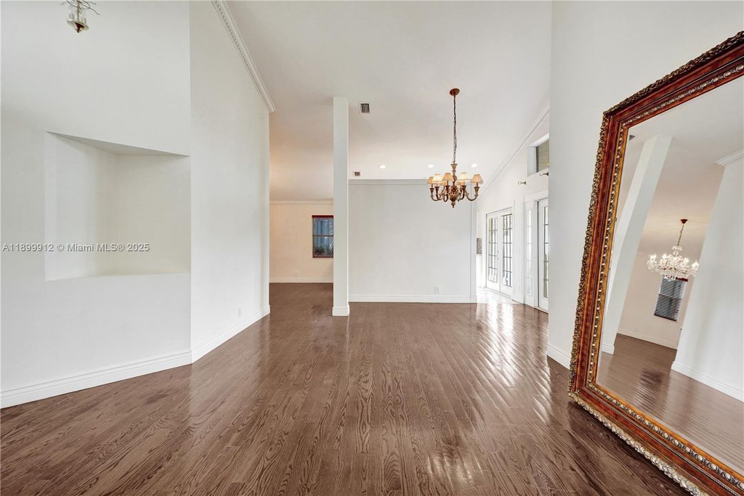 最近租的: $4,200 (3 贝兹, 2 浴室, 1505 平方英尺)