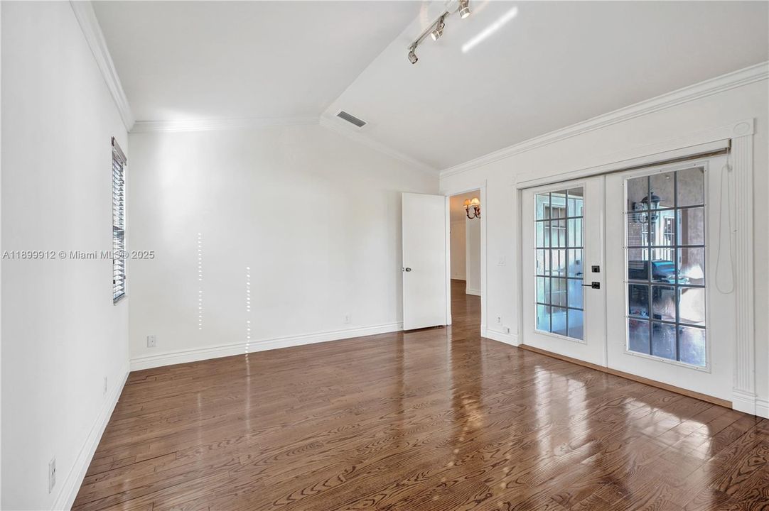 最近租的: $4,200 (3 贝兹, 2 浴室, 1505 平方英尺)