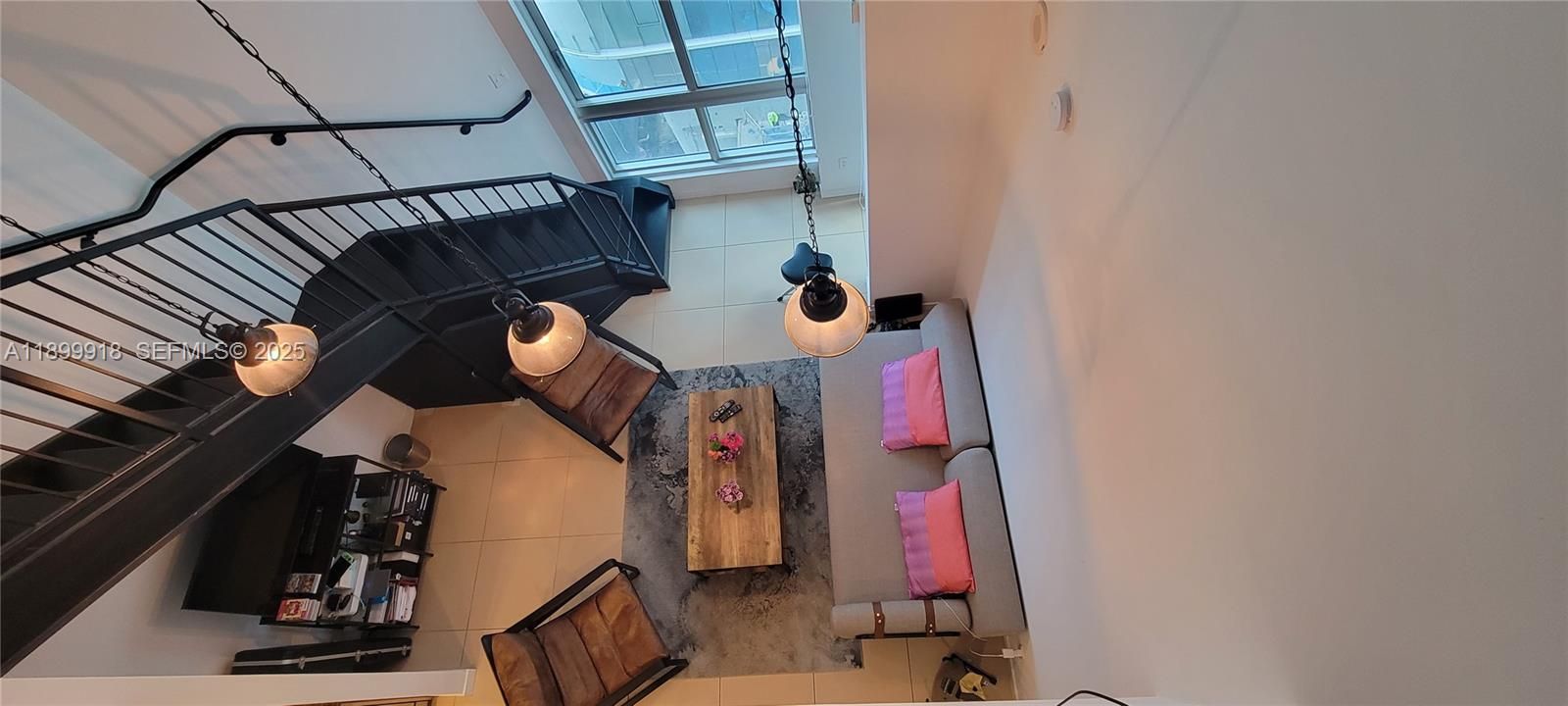 For Rent: $2,970 (1 beds, 1 baths, 624 Square Feet)