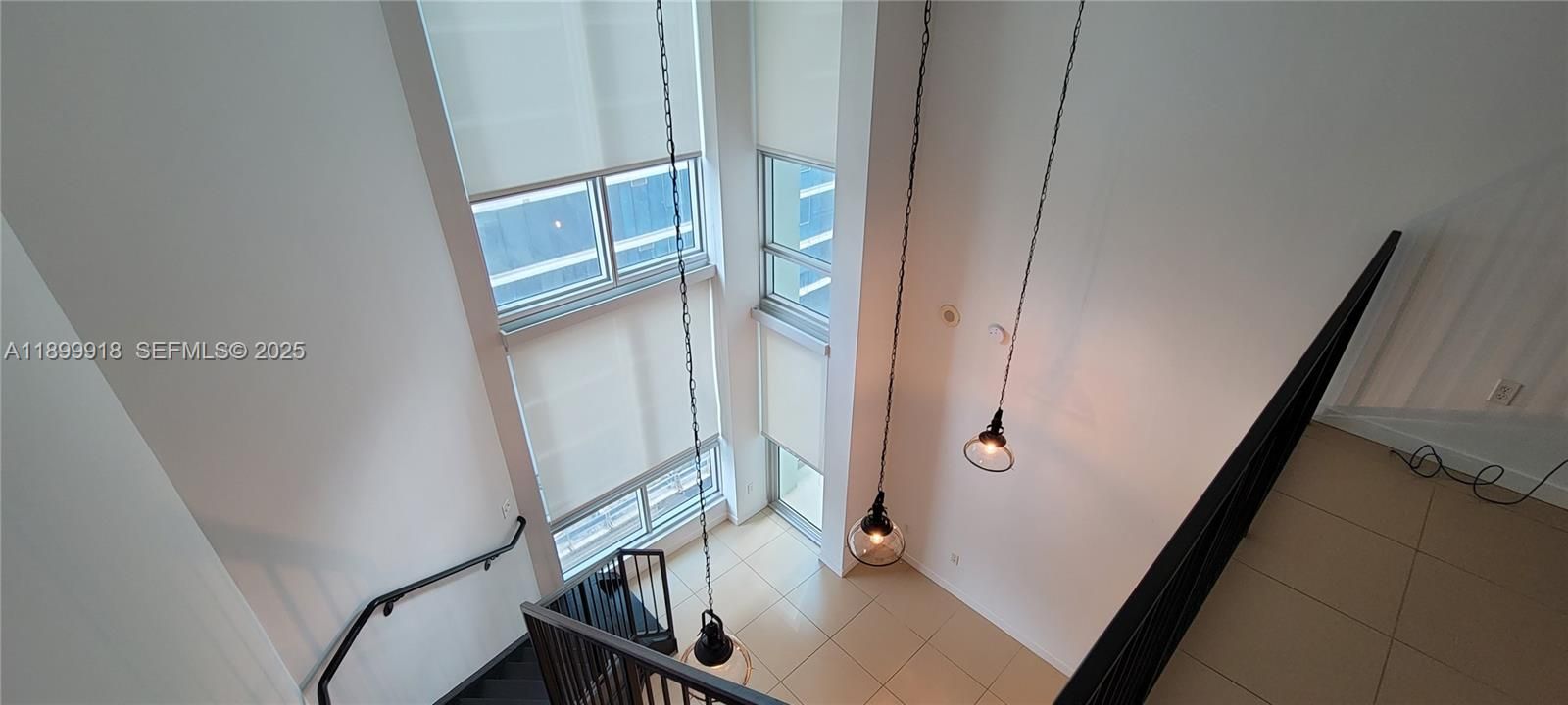 For Rent: $2,970 (1 beds, 1 baths, 624 Square Feet)