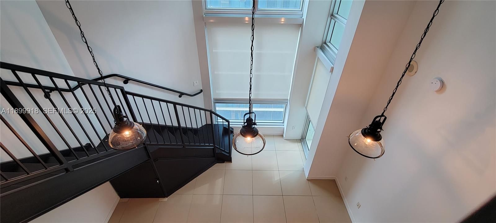 For Rent: $2,970 (1 beds, 1 baths, 624 Square Feet)