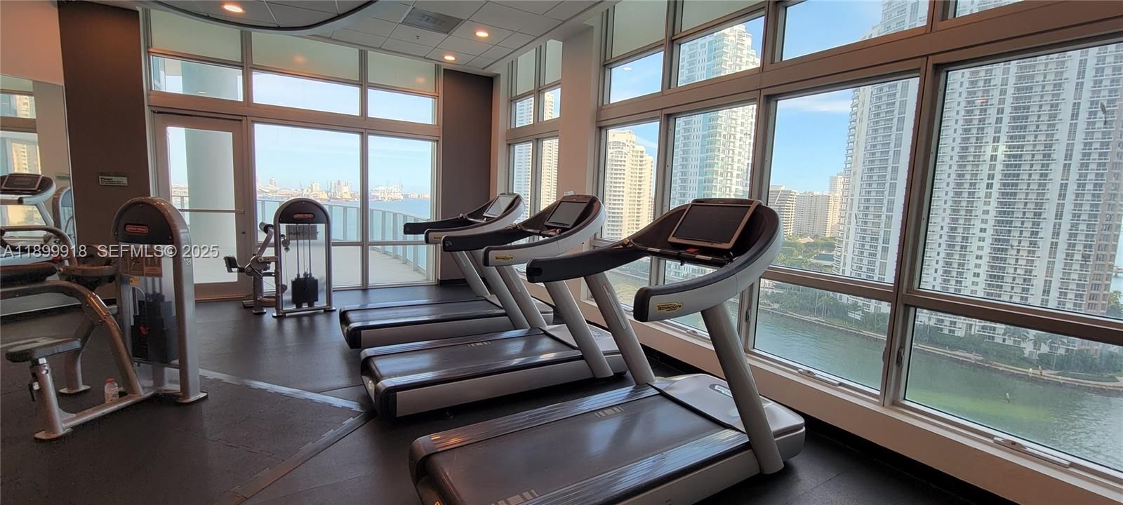 For Rent: $2,970 (1 beds, 1 baths, 624 Square Feet)