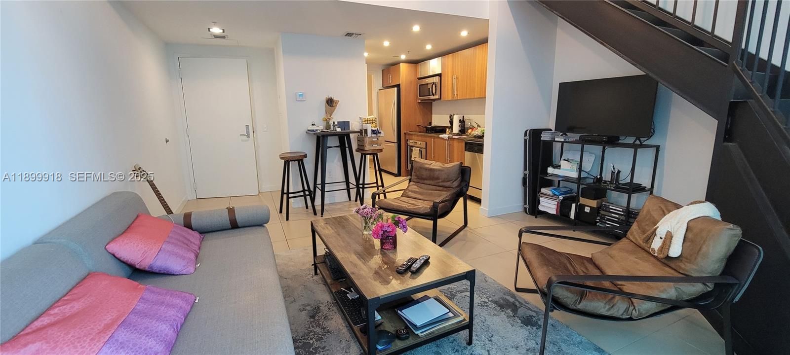For Rent: $2,970 (1 beds, 1 baths, 624 Square Feet)
