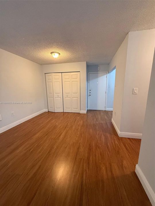 For Rent: $1,700 (1 beds, 1 baths, 664 Square Feet)