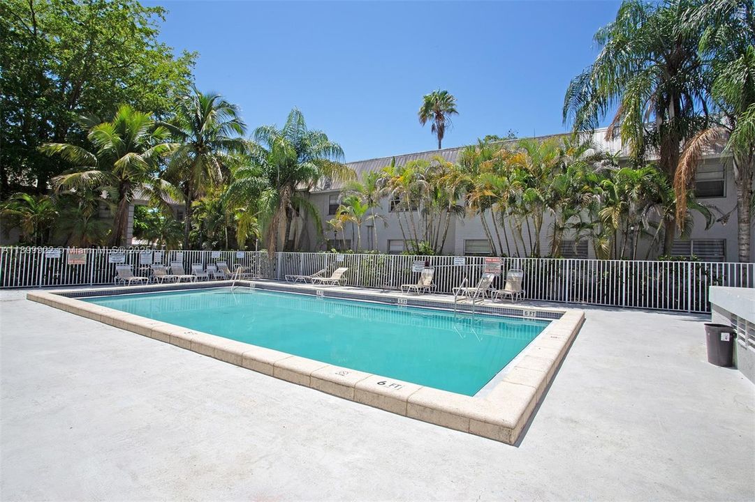 For Rent: $1,700 (1 beds, 1 baths, 664 Square Feet)