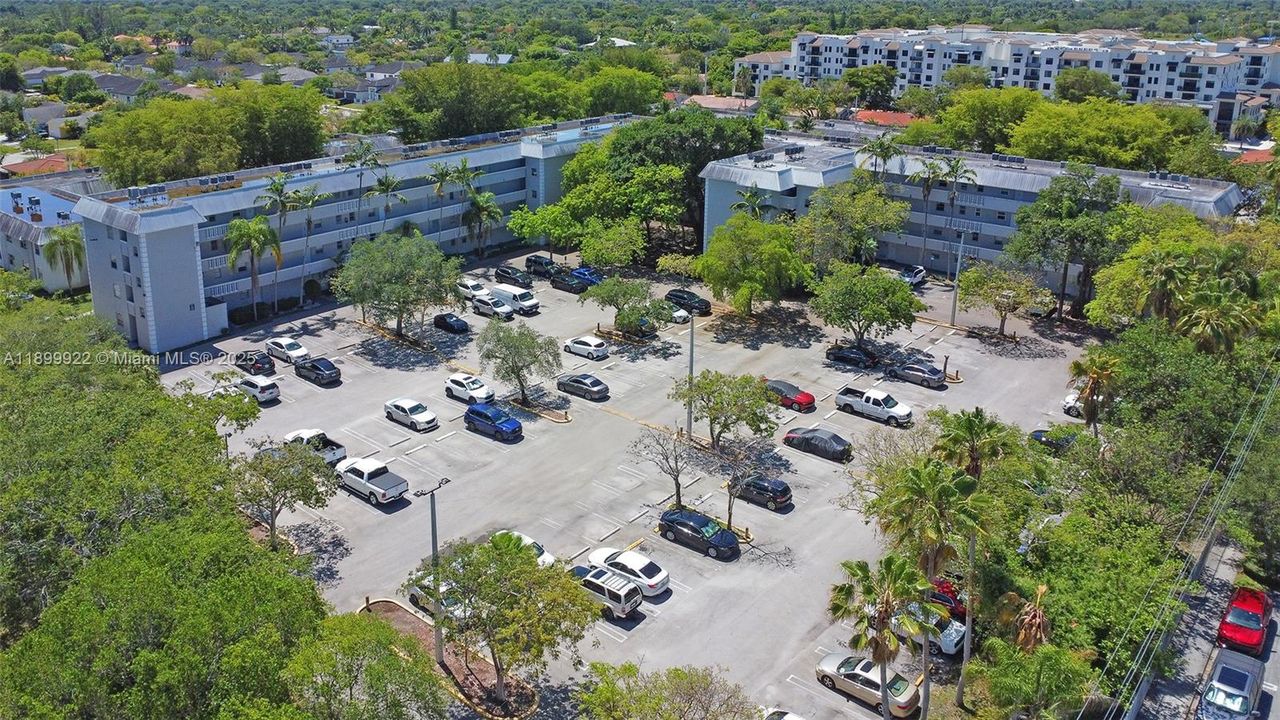 For Rent: $1,700 (1 beds, 1 baths, 664 Square Feet)