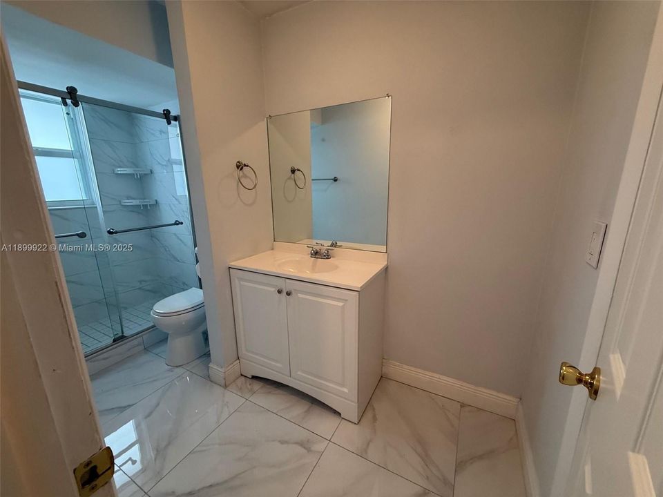 For Rent: $1,700 (1 beds, 1 baths, 664 Square Feet)