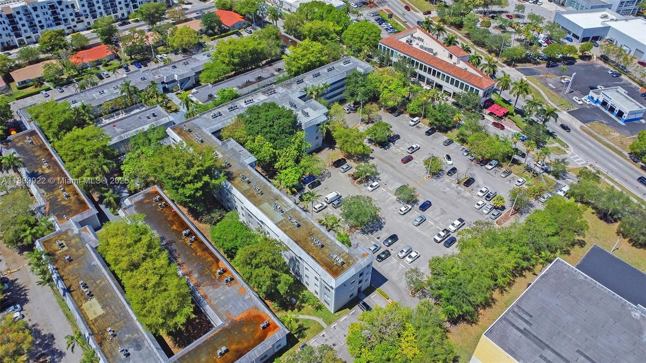 For Rent: $1,700 (1 beds, 1 baths, 664 Square Feet)