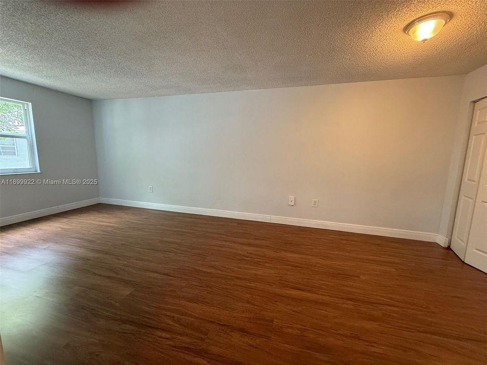 For Rent: $1,700 (1 beds, 1 baths, 664 Square Feet)