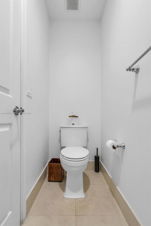 En Venta: $994,900 (5 camas, 4 baños, 2696 Pies cuadrados)