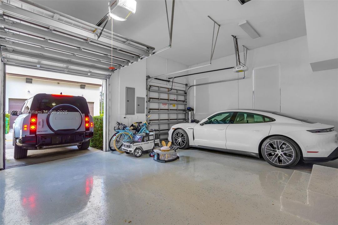 En Venta: $994,900 (5 camas, 4 baños, 2696 Pies cuadrados)