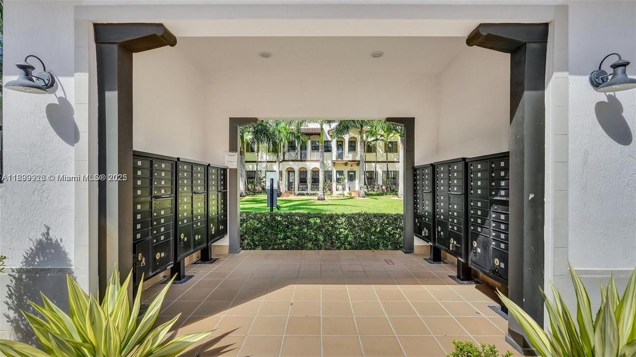 En Venta: $994,900 (5 camas, 4 baños, 2696 Pies cuadrados)