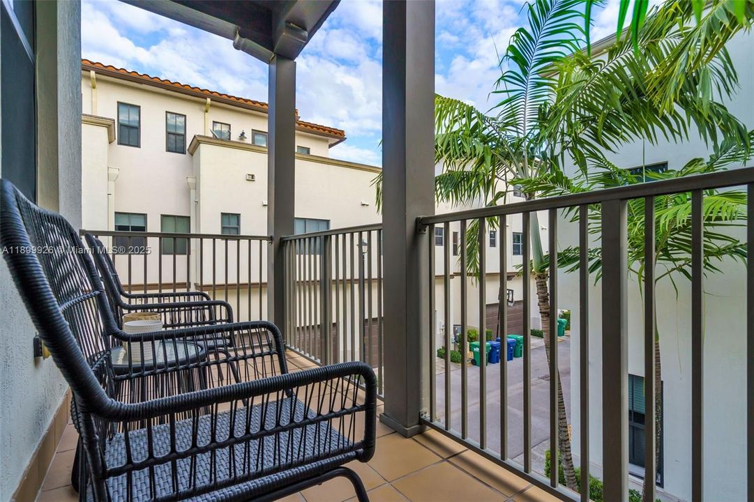 En Venta: $994,900 (5 camas, 4 baños, 2696 Pies cuadrados)