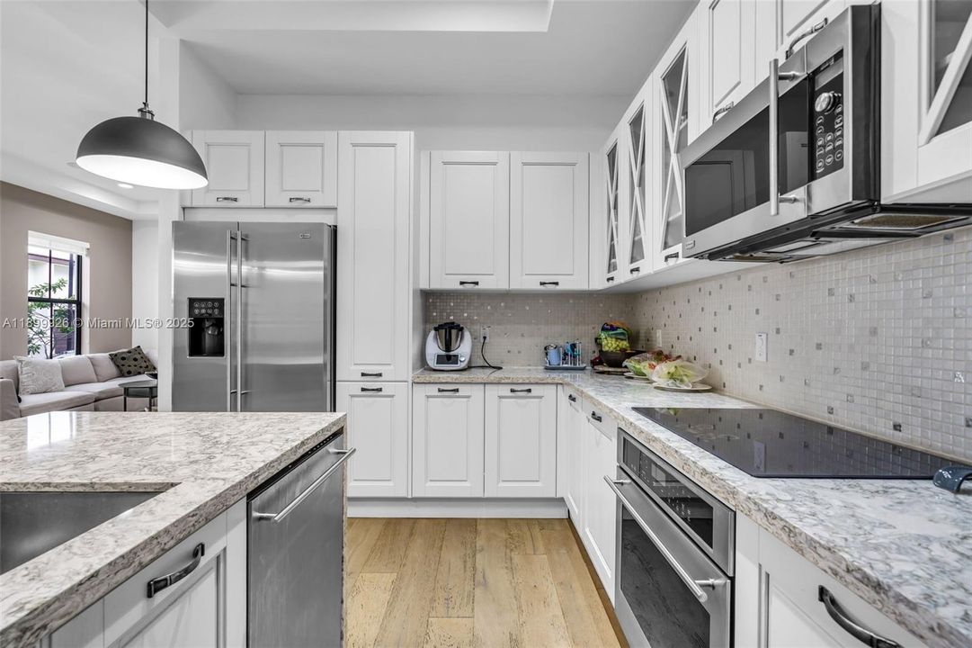 En Venta: $994,900 (5 camas, 4 baños, 2696 Pies cuadrados)