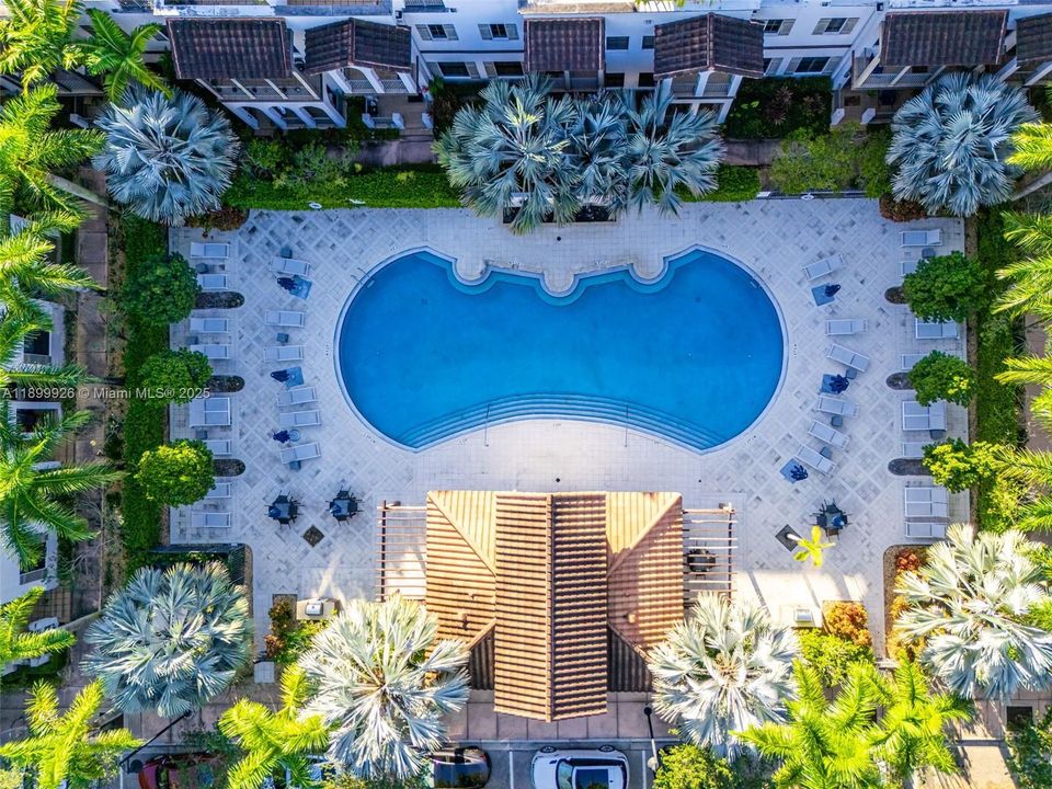 En Venta: $994,900 (5 camas, 4 baños, 2696 Pies cuadrados)