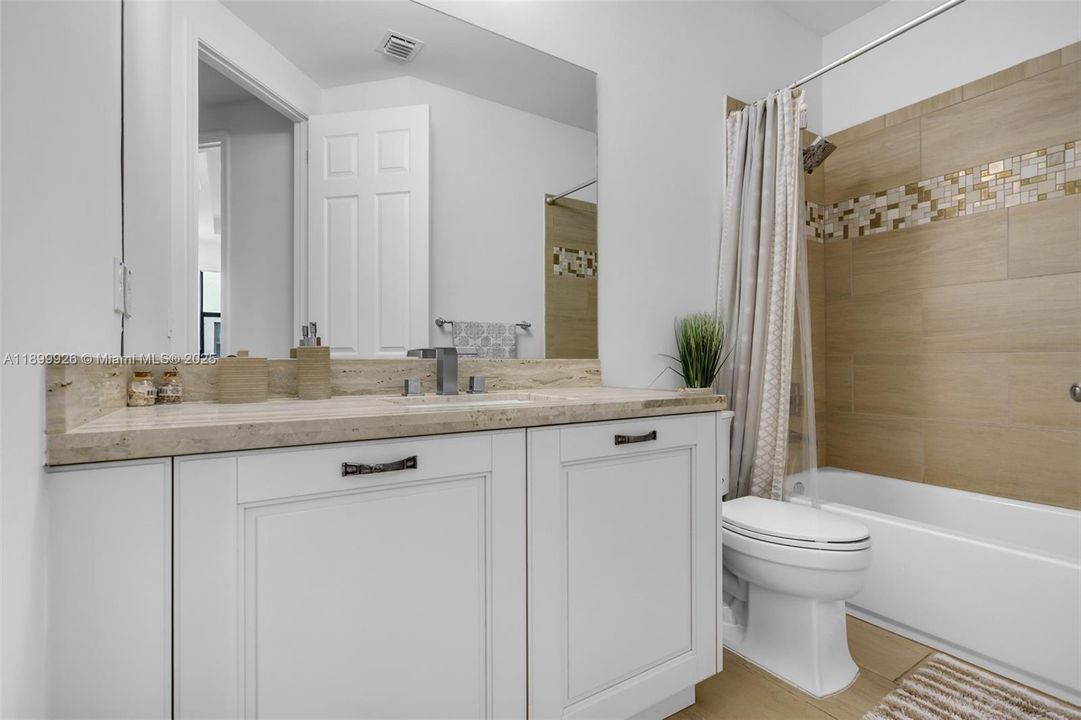 En Venta: $994,900 (5 camas, 4 baños, 2696 Pies cuadrados)