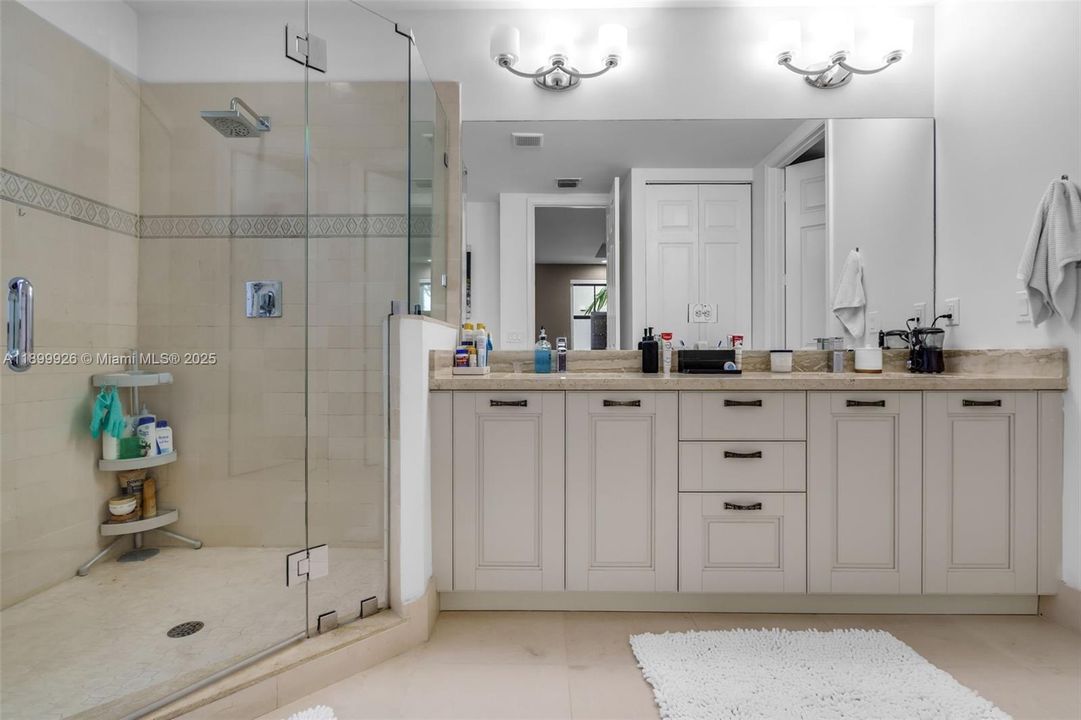 En Venta: $994,900 (5 camas, 4 baños, 2696 Pies cuadrados)