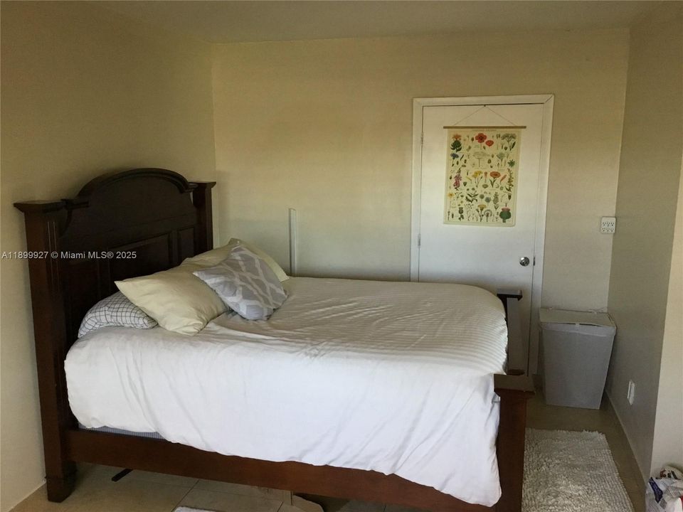 For Sale: $875,000 (4 beds, 2 baths, 1517 Square Feet)