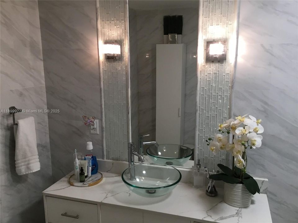 For Sale: $875,000 (4 beds, 2 baths, 1517 Square Feet)