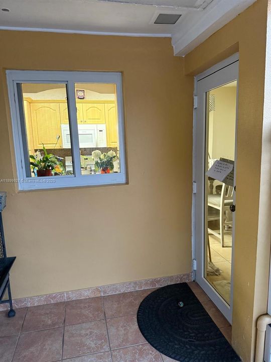 For Sale: $875,000 (4 beds, 2 baths, 1517 Square Feet)