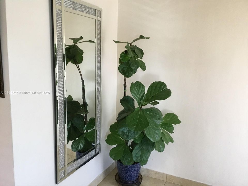 For Sale: $875,000 (4 beds, 2 baths, 1517 Square Feet)