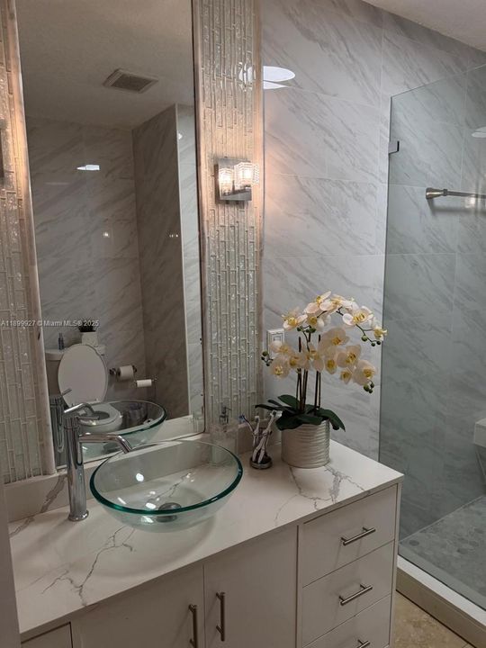 For Sale: $875,000 (4 beds, 2 baths, 1517 Square Feet)