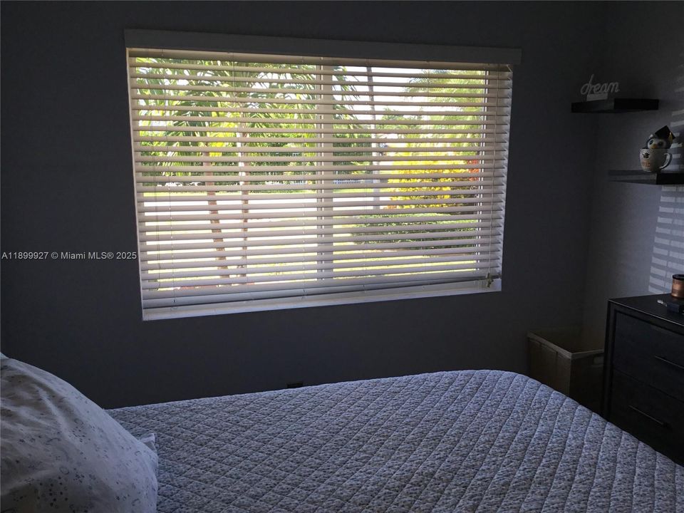 For Sale: $875,000 (4 beds, 2 baths, 1517 Square Feet)