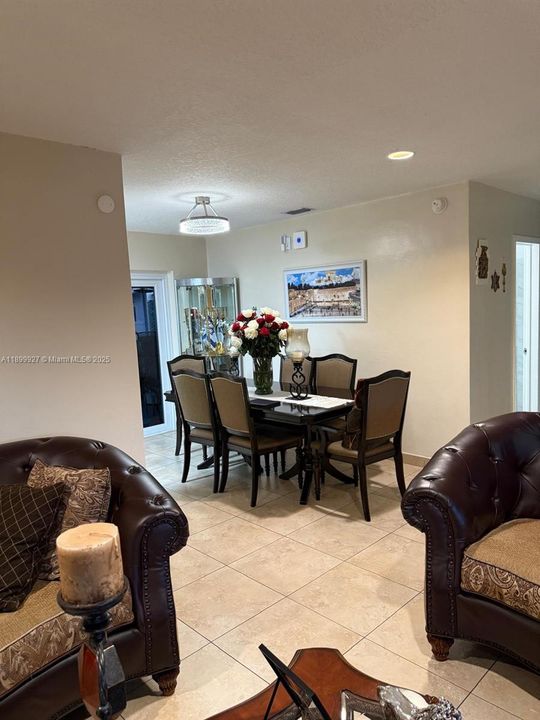 For Sale: $875,000 (4 beds, 2 baths, 1517 Square Feet)