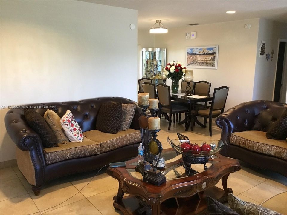 For Sale: $875,000 (4 beds, 2 baths, 1517 Square Feet)